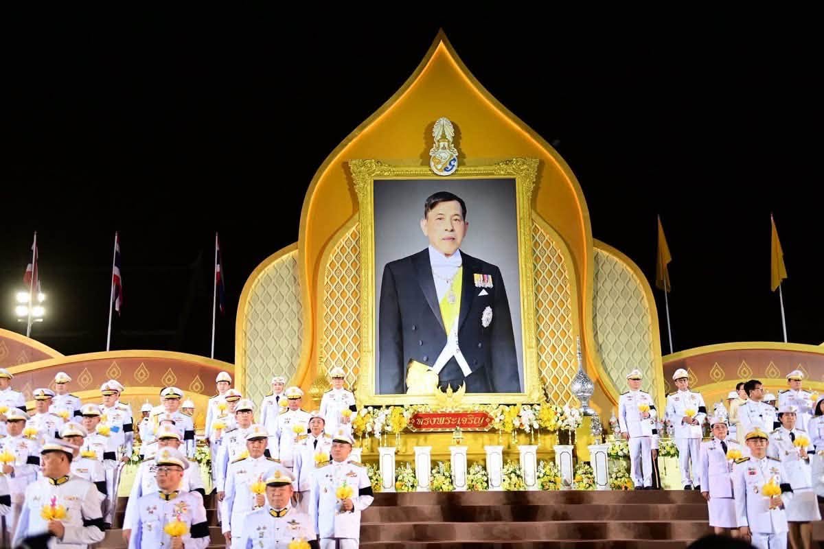 กระทรวงพาณิชย์ เข้าร่วมพิธีถวายเครื่องราชสักการะและวางพานพุ่ม รวมทั้งพิธีจุดเทียนถวายพระพรชัยมงคล เนื่องในโอกาสวันเฉลิมพระชนมพรรษาพระบาทสมเด็จพระเจ้าอยู่หัว 28 กรกฎาคม 2569